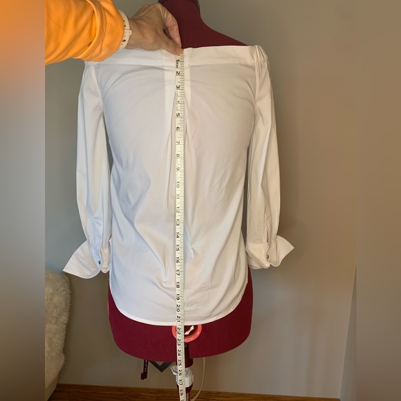 Beautiful on/off shoulder crisp white cotton blouse, French cuffs, size M - Picture 3 of 6